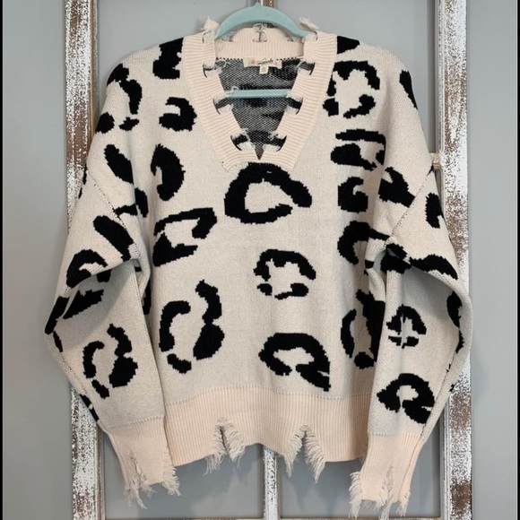 Magnolia Boutique leopard sweater - Picture 2 of 2